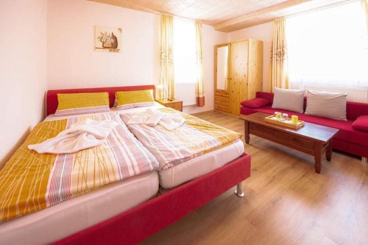 Pension Und China - Thai Restaurant Asia - Haus เชียร์เคอ ภายนอก รูปภาพ